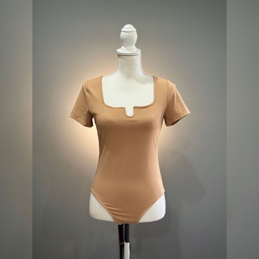 Nude SO Square Neck S/S Bodysuit Size M EUC